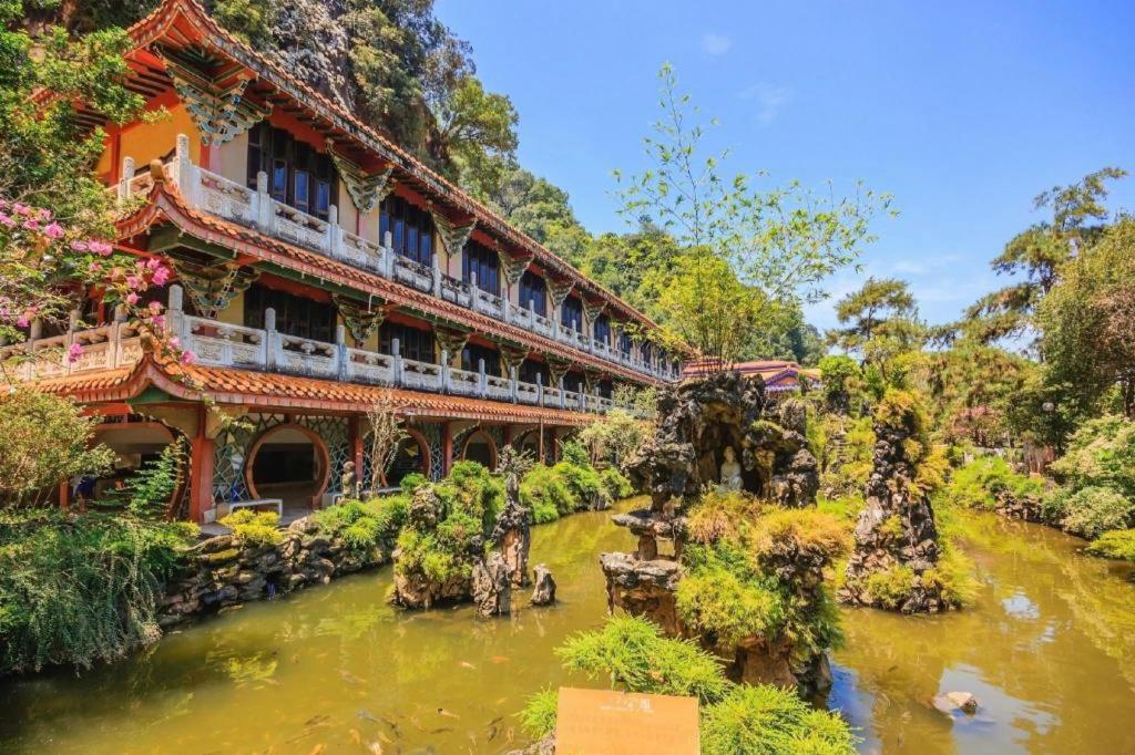 The Pines Hotel Kampung Kuala Terla Kültér fotó